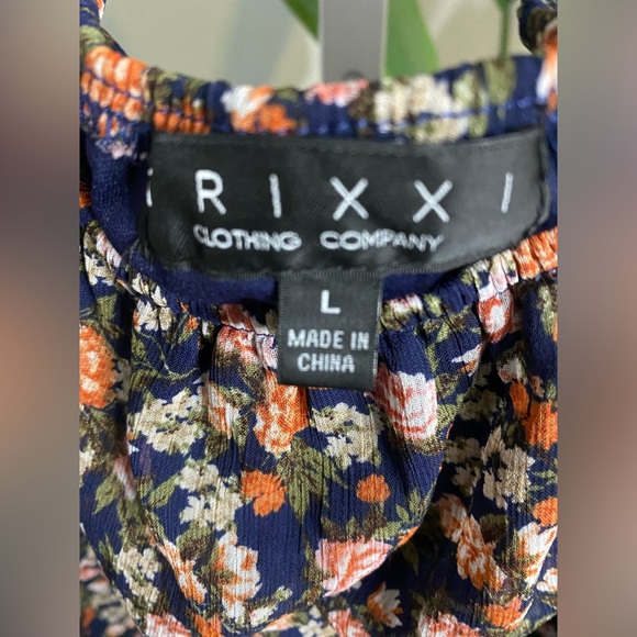 Dress - Picture 6 of 7